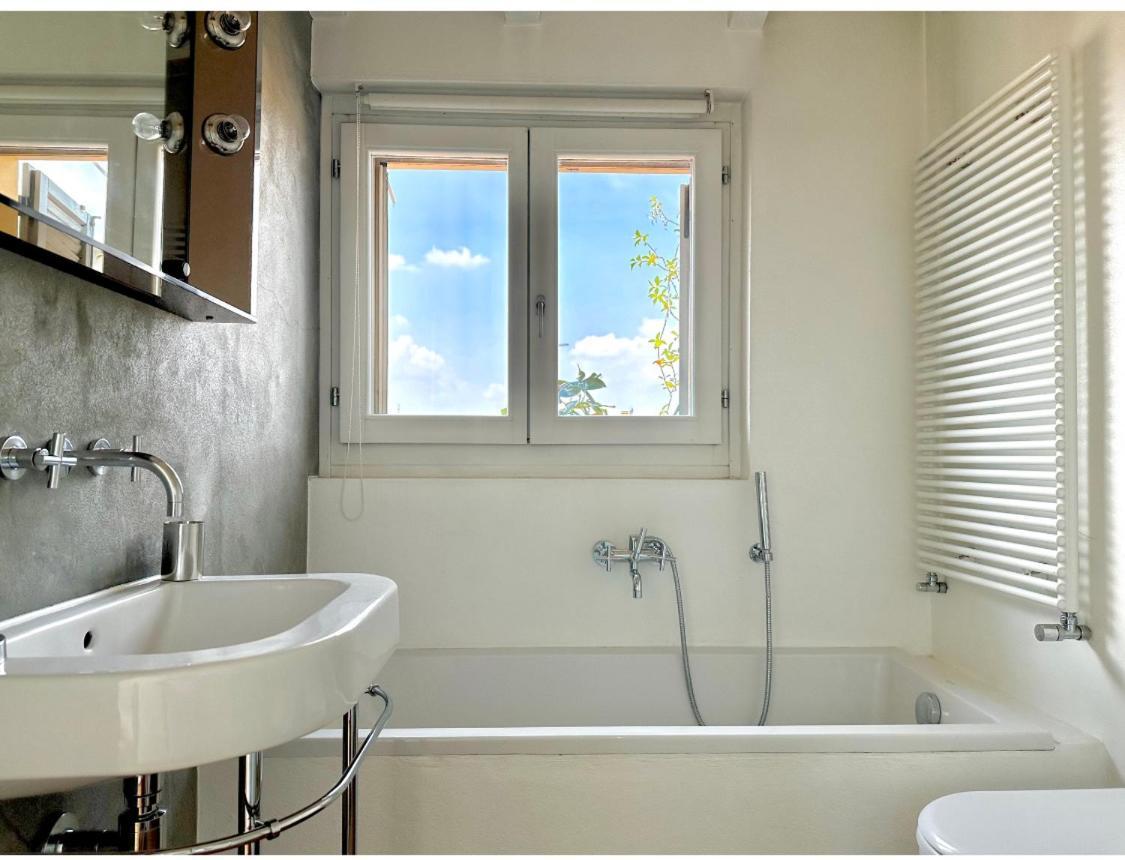 Irripetibile Open Space Su 2 Piani, Centro Apartment Mailand